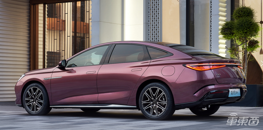 比亚迪海豹DM-i上市，16.68万起售，特斯拉Model 3再添劲敌