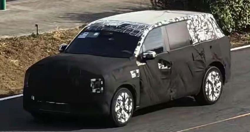 鸿蒙智行又一超豪车型曝光！或对标劳斯莱斯库里南