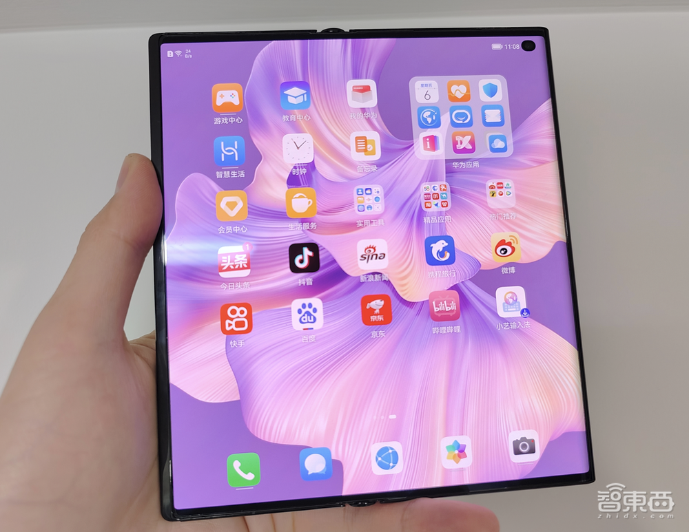 华为Mate Xs 2折叠屏体验:2022年了,华为怎么把“外折”做出花来?