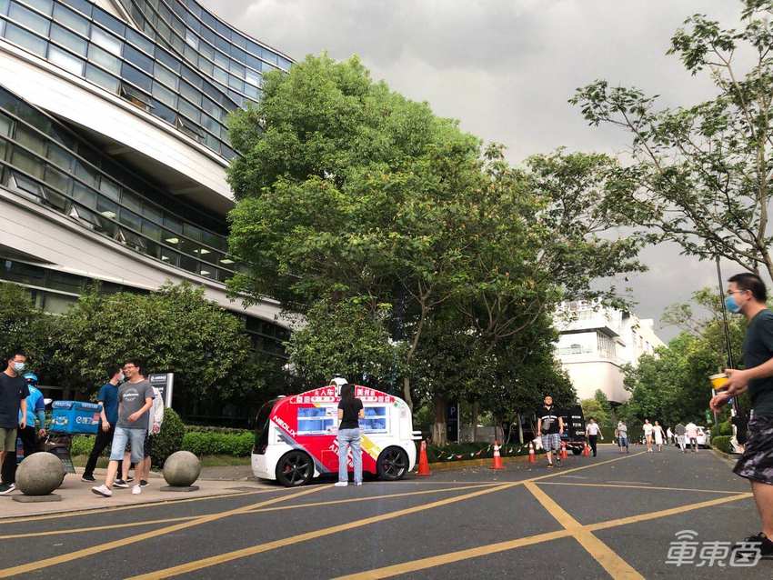 自动驾驶新玩法：把无人车做成移动商店，单车年收入超25万 