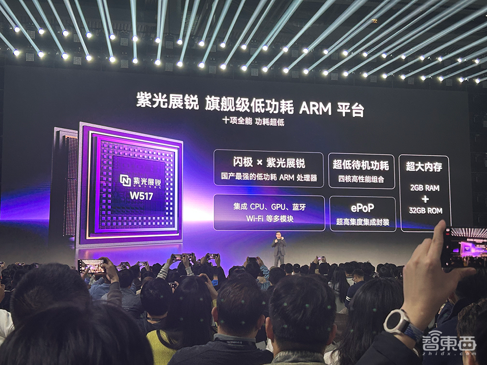 比小米便宜,比Meta高清,国内首款量产AI眼镜999元开售