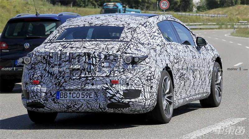 奔驰旗舰电动轿车谍照曝光:加入隐藏把手 或明年发布