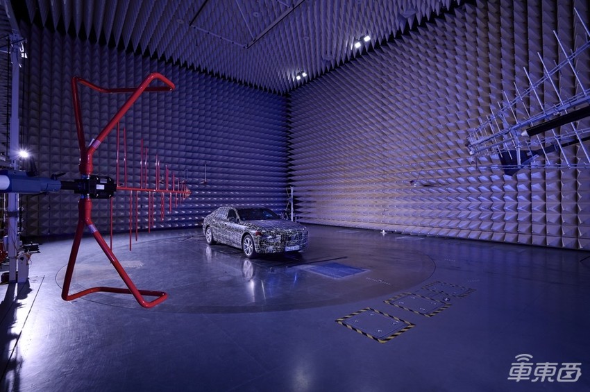 宝马电动车如何超过特斯拉?定价得超100万