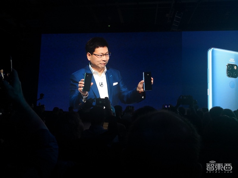 地表最强安卓机!华为四款Mate20齐发,集齐柔性屏结构光等8大黑科技,独创超广角三摄