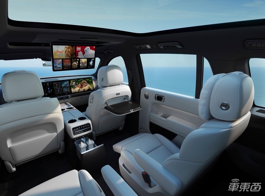 理想研发中心偶遇L9，新车尺寸堪比奔驰GLS，内饰还有大彩电