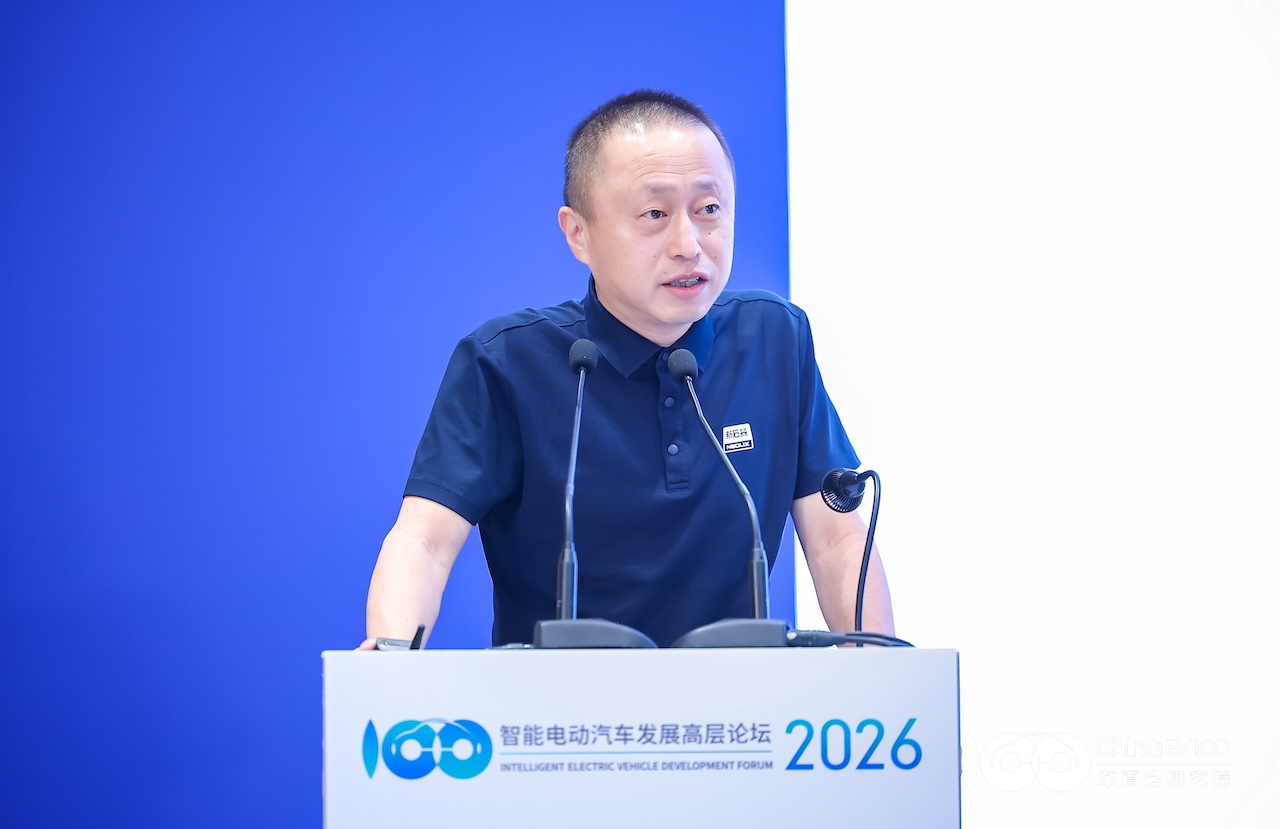 车圈智能化下半场打法变了！基座模型物理AI重构智驾，L4不能再打价格战