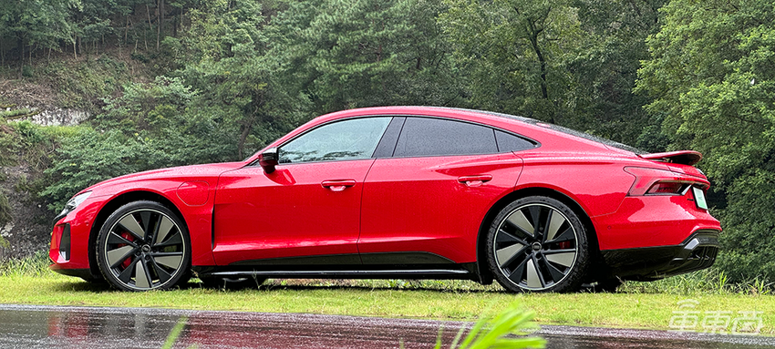 试驾奥迪e-tron GT：是少数人的大玩具，但真的好玩