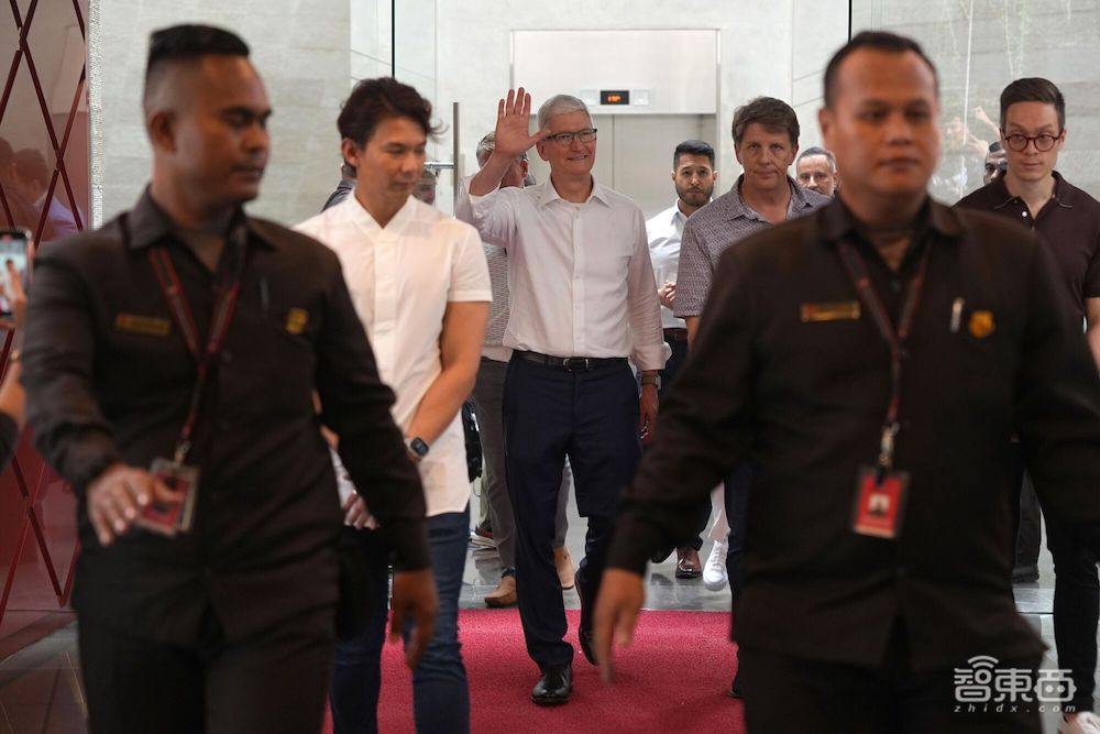 蘋果自救，庫克掏出四大殺招