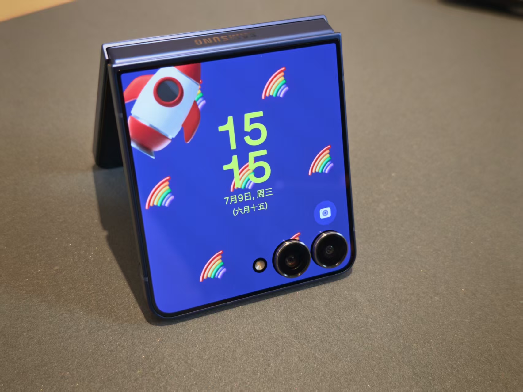 全球首發(fā)體驗！三星折疊屏Galaxy Z Fold7上手：太輕薄了，AI圈搜萬物