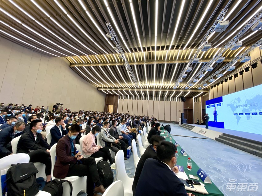 滴滴高管揭秘新款无人车：三张地图决定往哪开，90%元件可量产