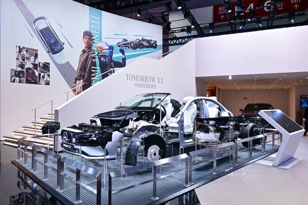 北京车展纯电GLC全球首秀、S级换代，奔驰展示全矩阵新品