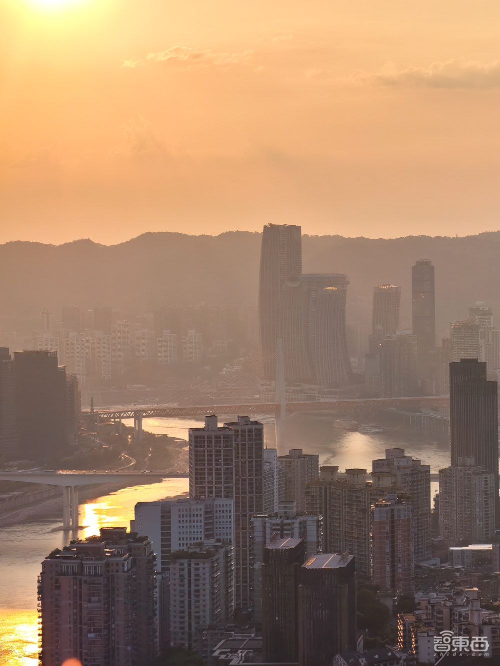 手机影像原生画质跃迁,一颗小小图像传感器里,藏着像素技术颠覆式创新