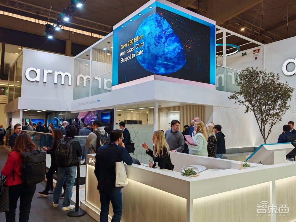 中国硬科技霸场MWC!小米SU7出征,华为搞大事,AI炸了芯片窝