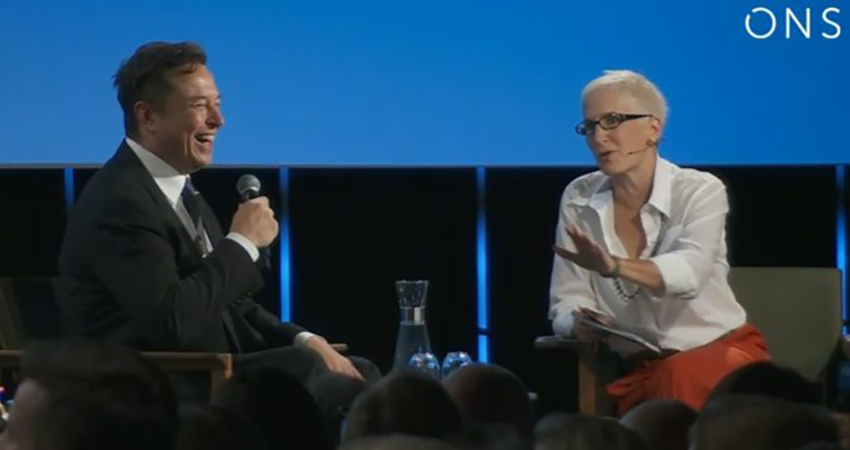 马斯克公布2022两大目标：年前在美推送FSD测试版，SpaceX飞船入轨