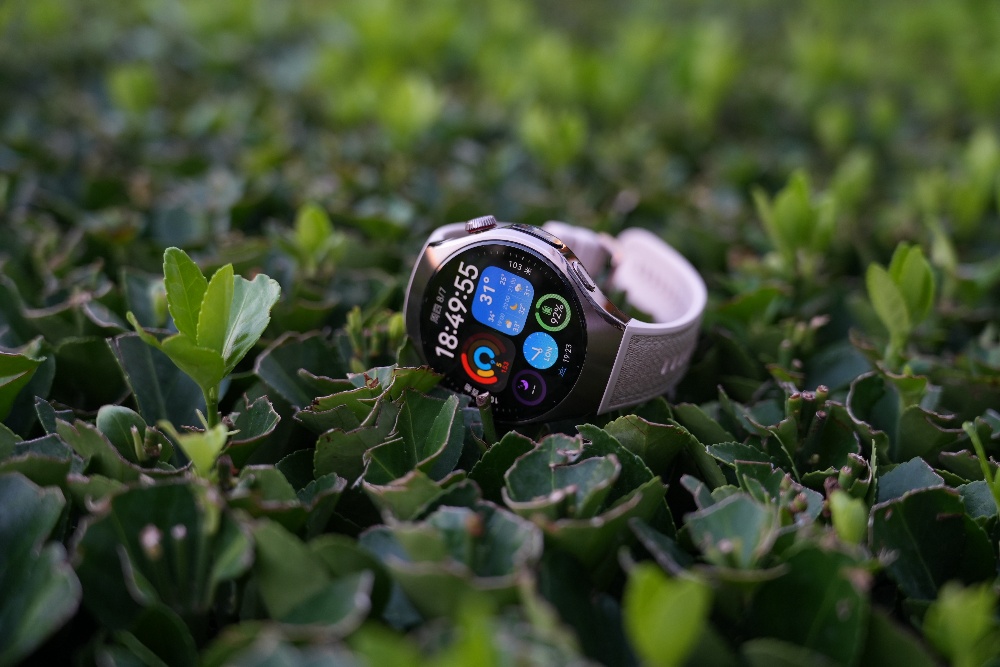 3秒启动1分钟完成体检!首款纯血鸿蒙手表华为Watch5深度体验