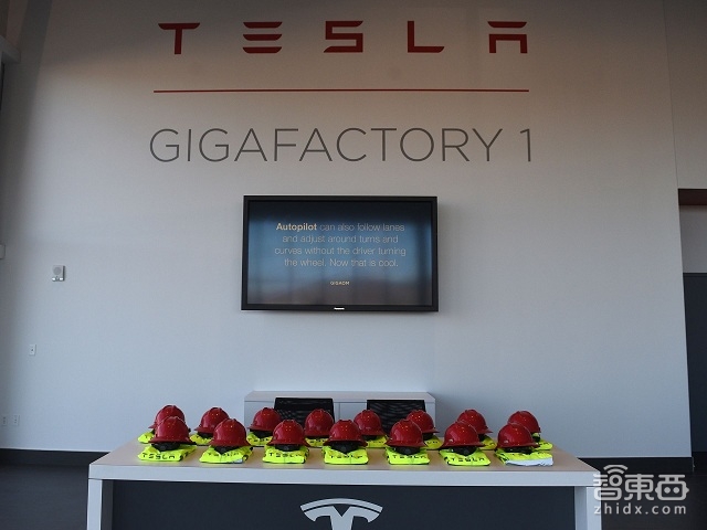 走进特斯拉Gigafactory电池工厂 马斯克的秘密武器