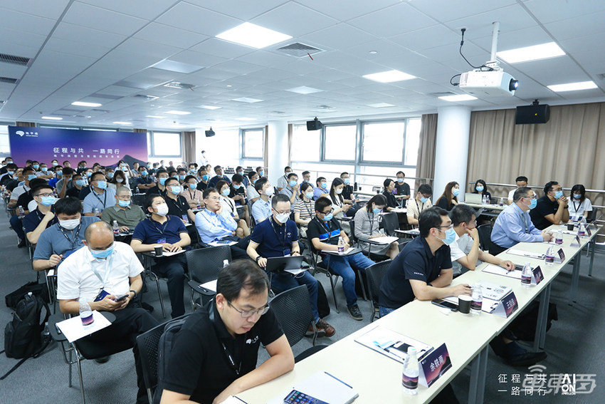 中央计算平台更需要合作，地平线坚持开放助推智能汽车时代