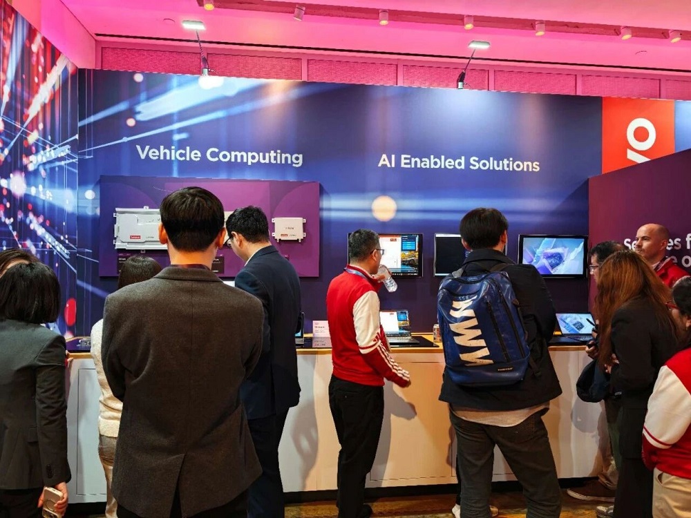 CES AI PC大爆发！把超算揣进口袋，游戏本也大搞AI