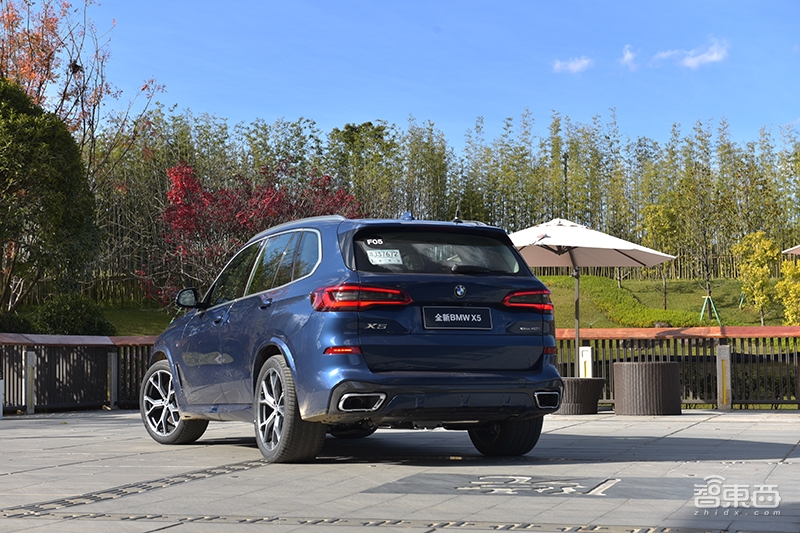 试驾宝马旗舰SUV！L2级自动驾驶配6种交互方式，不虚特斯拉