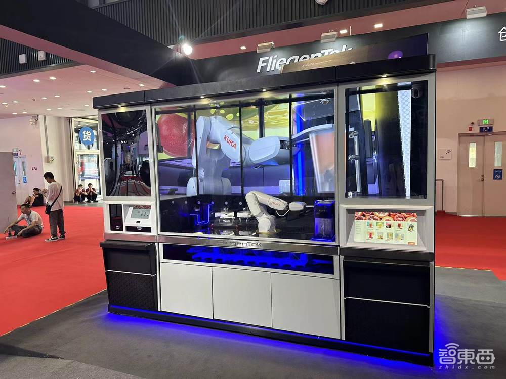 人形机器人真火了!10多款扎堆引爆亦庄,小米铁蛋2首亮相