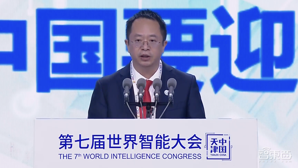 世界智能大会开幕看点:李彦宏刘庆峰周鸿祎热聊大模型,王坚回忆跟黄仁勋聊天