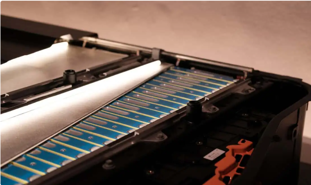 通用加码动力电池制造:一手更新技术体系,一手布局矿产资源