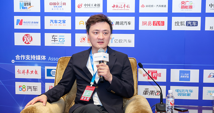 对话元戎启行周光:不能商业化的AI没有价值,正开发对标FSD V13架构产品