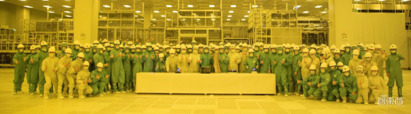 两年技术实现，6年年产280万片，柔宇如何在三星制霸的OLED领域换道超车？