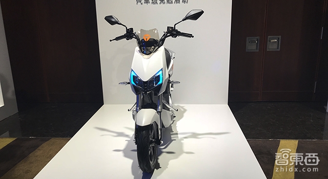 雅迪推电动摩托车新品Z3s 加快向智能化转型