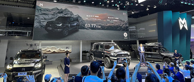 四电机越野怪兽，东风猛士917上市，63.77万起