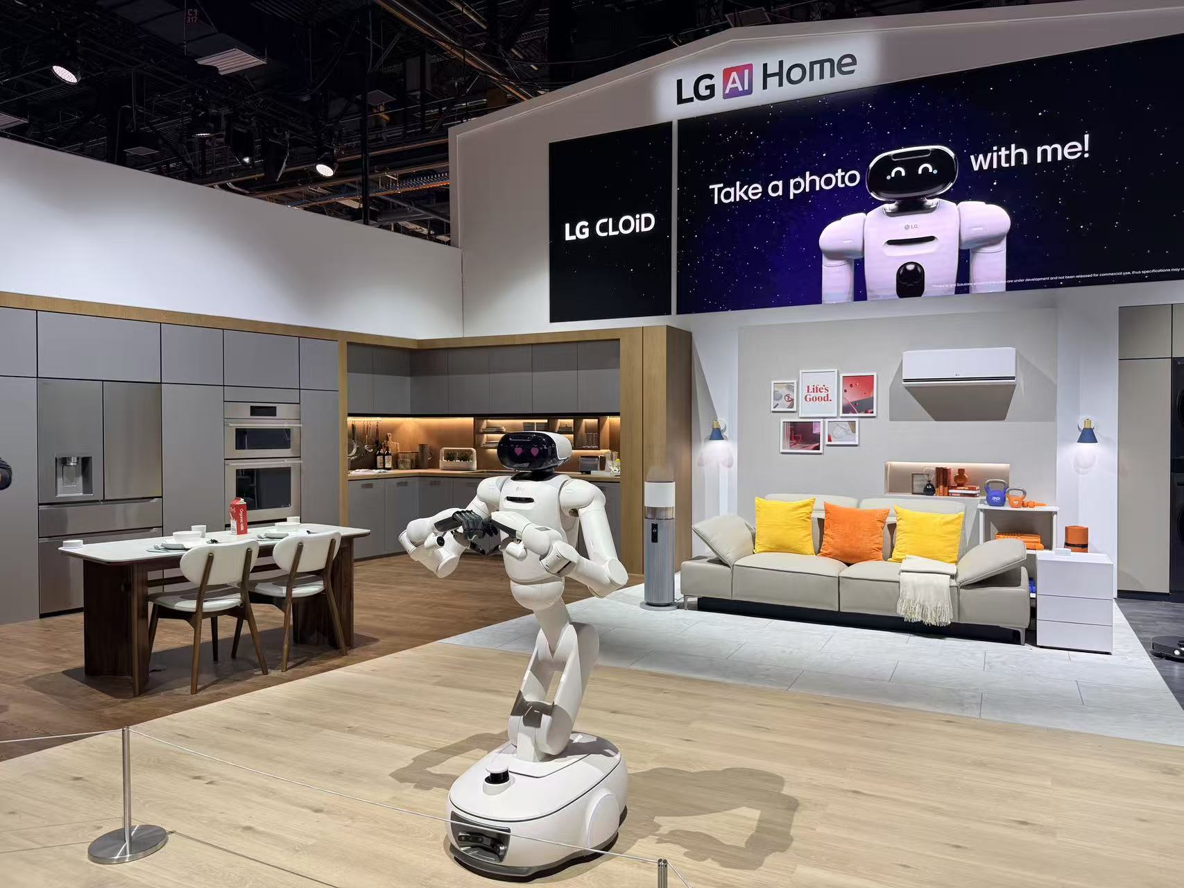 暴走2萬步逛遍CES2026：9大方向最火，中企霸場，機(jī)器人全明星大亂斗