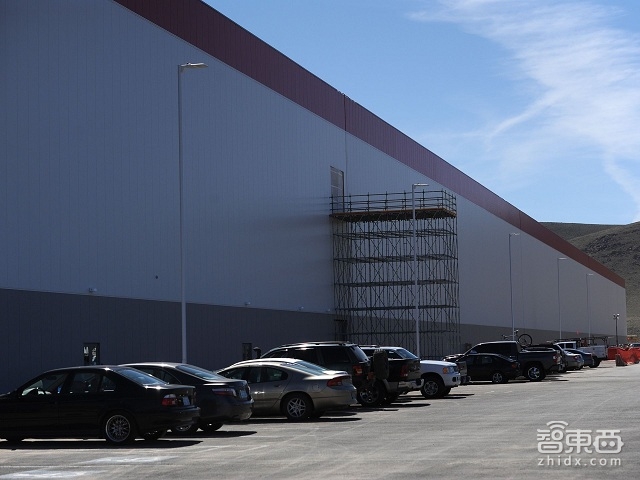 走进特斯拉Gigafactory电池工厂 马斯克的秘密武器