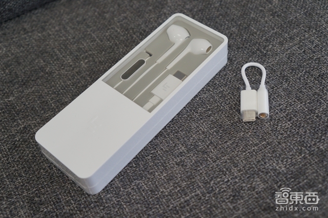 乐2发布 我们上手仔细研究了这款乐视第二代千元旗舰