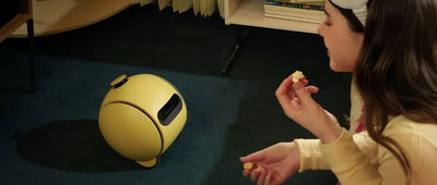 三星谷歌聯(lián)手放出家用機器人大招！內(nèi)置Gemini，能投影視頻，今年開售