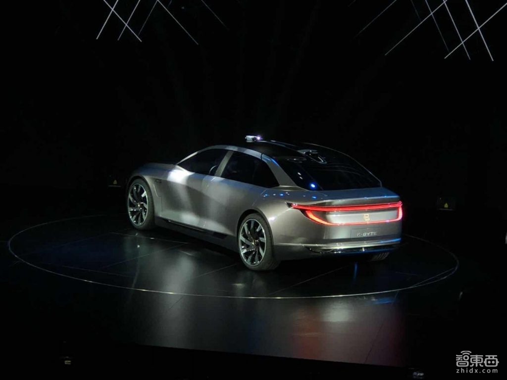 拜腾概念轿车K-Byte全球首发！武装激光雷达