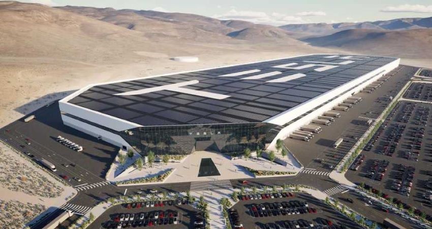 特斯拉年产能达235万辆，上海工厂贡献将近一半产能