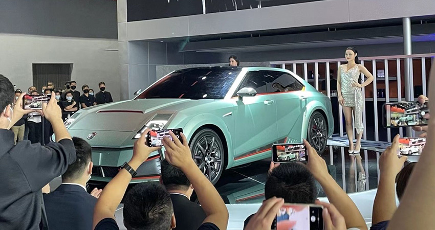 智能电动汽车引爆广州车展！新势力各显神通，BBA们扛不住了