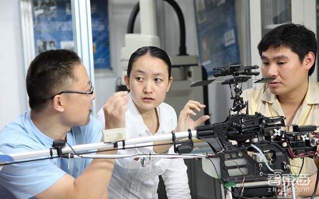 这对兄弟为自动驾驶“演配角戏” 三年演出10亿估值