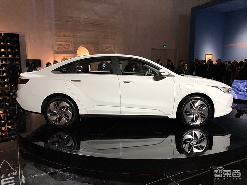 对标Model 3还是“碰瓷”Model 3？ 解密风阻最低国产电动车吉利GE11