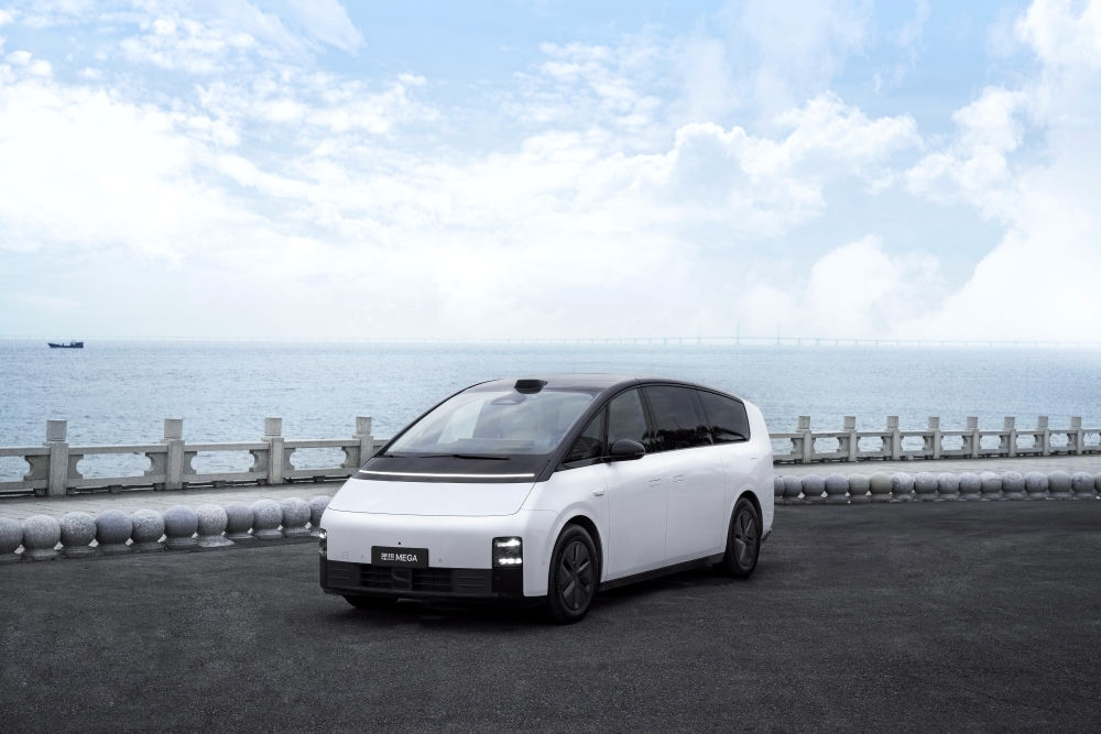 李想官宣自研芯片上车计划！承认犯错将回归创业模式，刚交出3年来最差季报