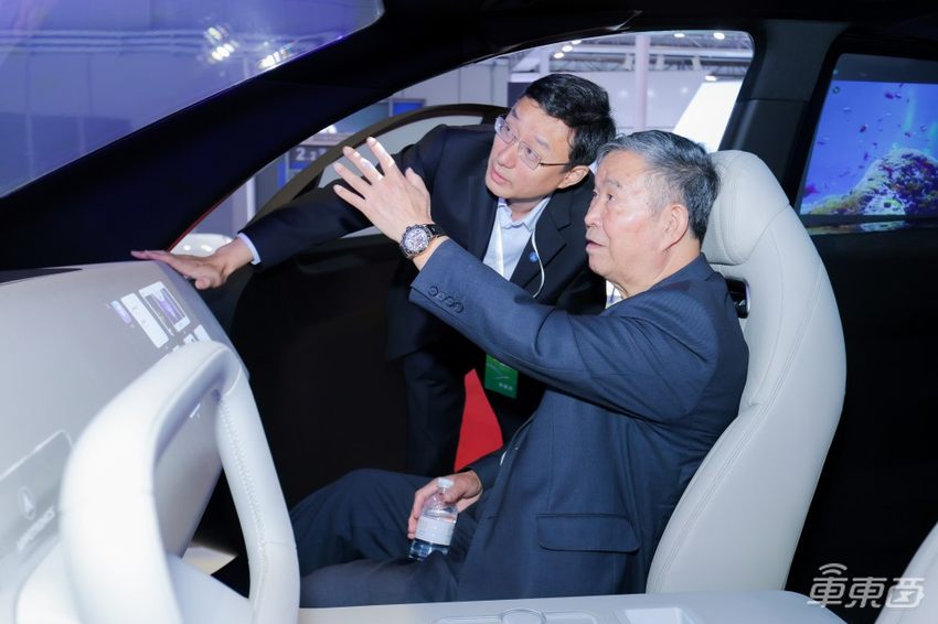 光峰发布全球首款车规级激光大灯,车载显示亮相宝马概念车