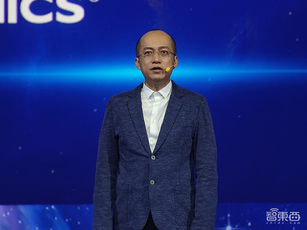 25cm投出80吋大屏,峰米连发三款激光投影仪,最小直接装进口袋