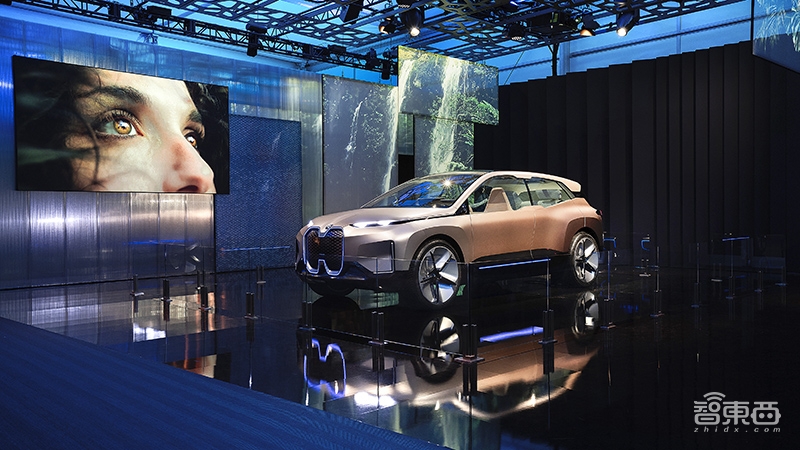 CES汽车黑科技扎堆!奥迪车震本田搬砖,还有汽车要上天