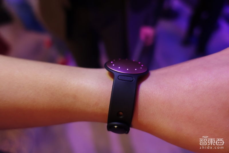 Misfit新手环Shine 2发布:个头更大 卖799元