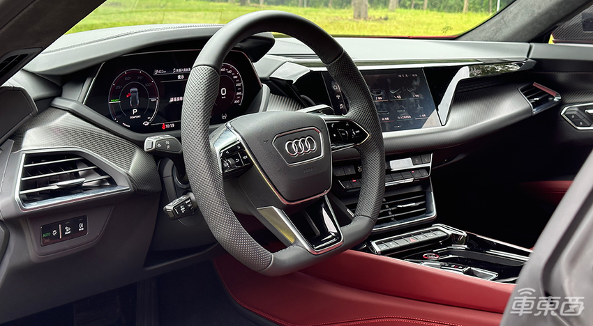 试驾奥迪e-tron GT：是少数人的大玩具，但真的好玩
