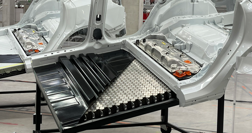 特斯拉柏林秀肌肉：Model Y将装投影大灯，4680电池也来了