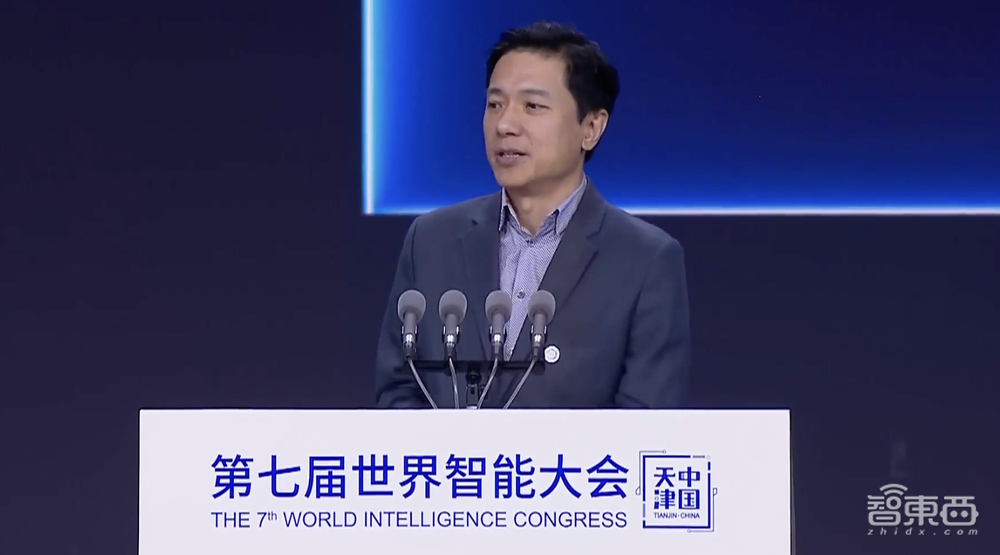 世界智能大会开幕看点:李彦宏刘庆峰周鸿祎热聊大模型,王坚回忆跟黄仁勋聊天