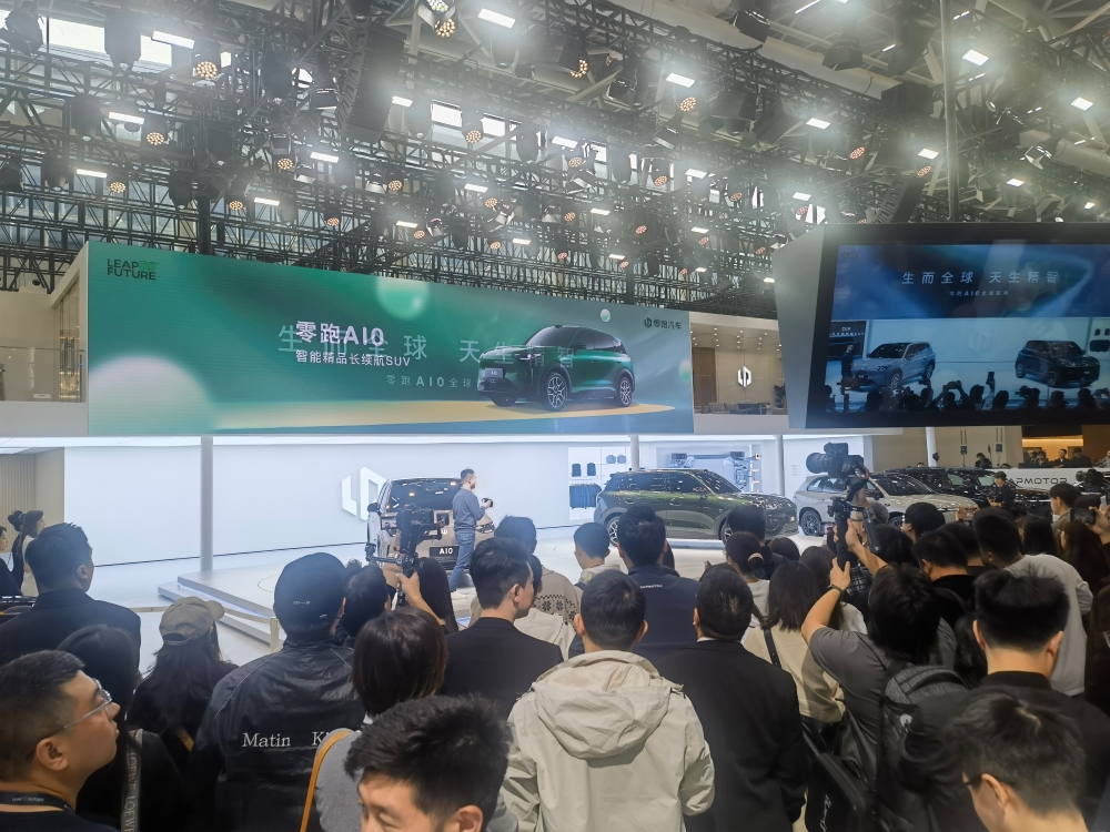 零跑A10全球首秀！10万内搭载激光雷达，支持“车位到车位”