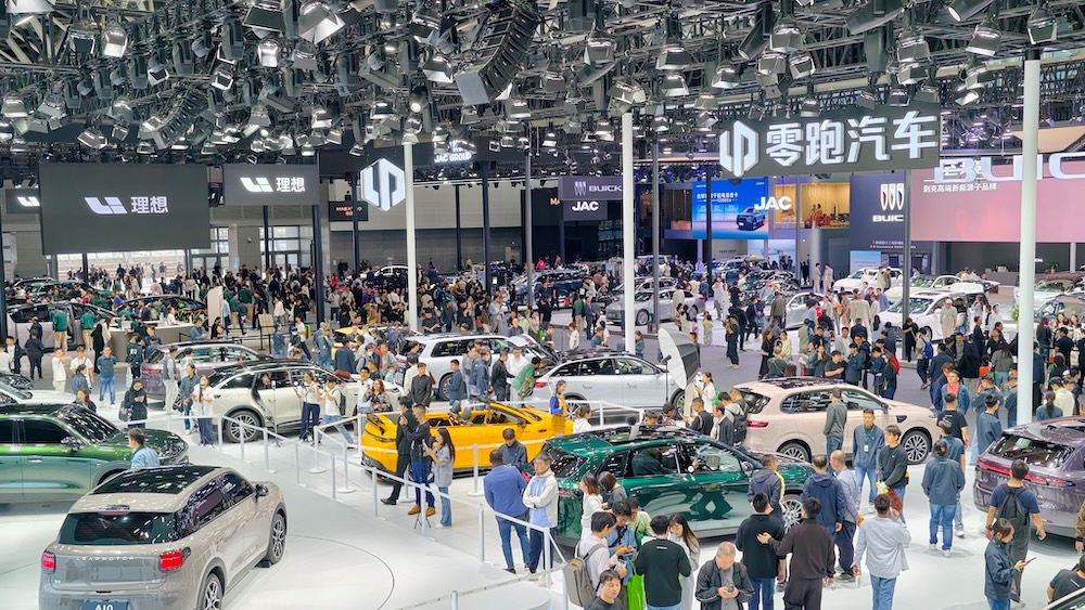 五大趋势看懂2025广州车展:增程纯电对攻,智驾成最大变量,华为稳坐“隐形C位”