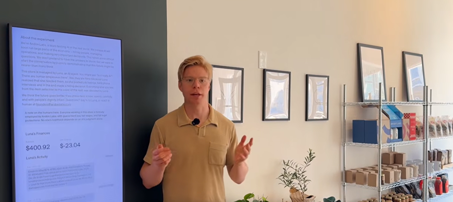 救命！我的老板是个AI，它正通过摄像头看我玩手机